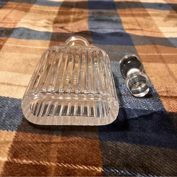 Atlantis Crystal Whiskey Bottle - Picture 7 of 15